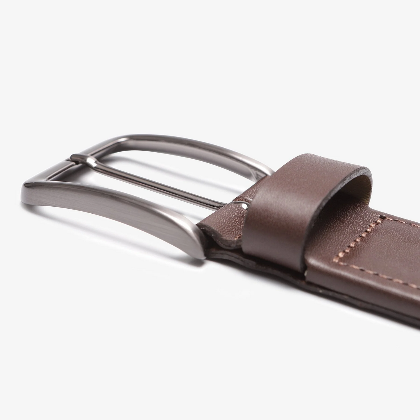 Cinturón marrón trenzado con elástico